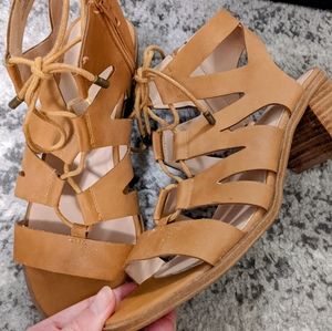 Denver Hayes Lace Up Heels in Camel | Size 7